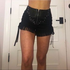 LEATHER& SUEDE FRINGE SHORTS